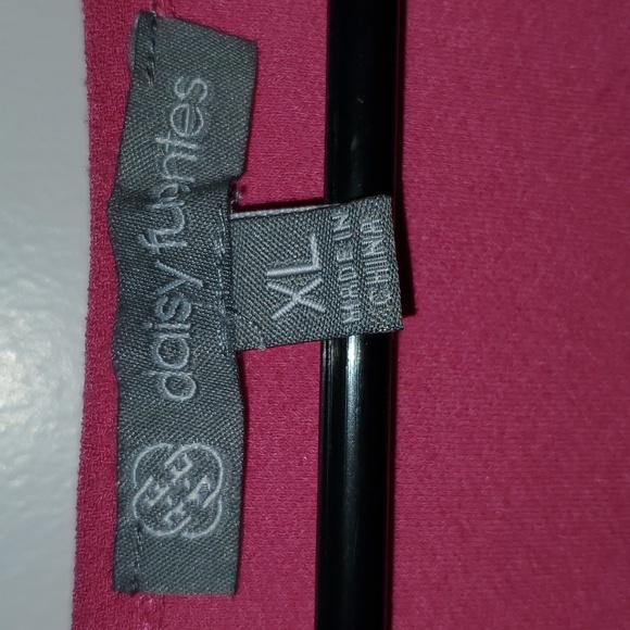 Daisy Fuentes Pink Stretch Top - Picture 3 of 10